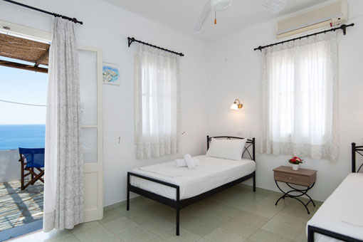 Εσωτερικό των δωμάτιων Ρουμπίνα στην Σίφνο